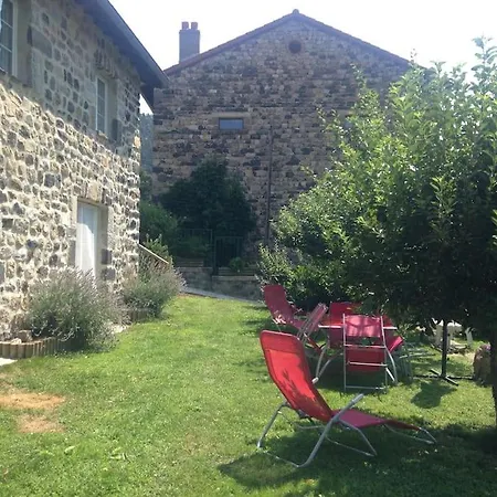 Dans Un Village De Caractere Goudet