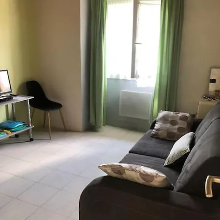 Сasa de vacaciones Dans Un Village De Caractere